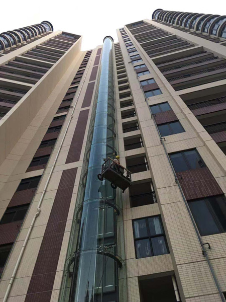 高层电梯玻璃修缮补漏